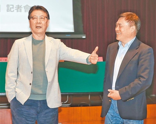 郝龍斌（右）將參選黨主席。