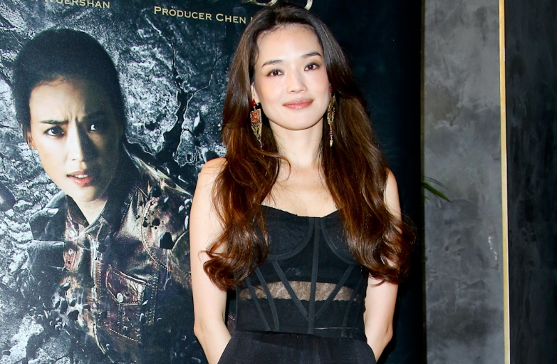 舒淇從三級(jí)片女星轉(zhuǎn)型，王晶爆她遭資深影帝加戲。