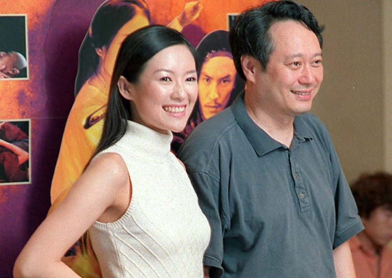 李安（右）后來找上章子怡演出《臥虎藏龍》。