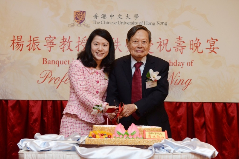 楊振寧與年紀(jì)相差54載的翁帆結(jié)婚，引起外界關(guān)注。