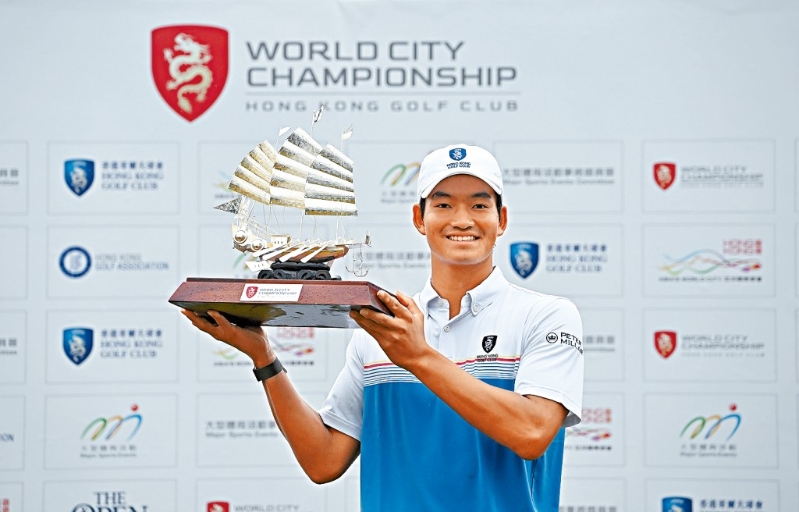 許龍一曾贏得“國(guó)際都會(huì)高爾夫球錦標(biāo)賽”冠軍，創(chuàng)造歷史。