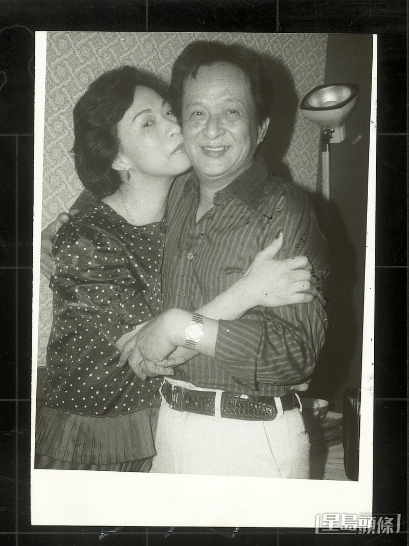 關(guān)海山在新加坡遇上第四任太太曾娣容（蝦嬸），二人風(fēng)雨同路三十載，育有一子關(guān)可維。