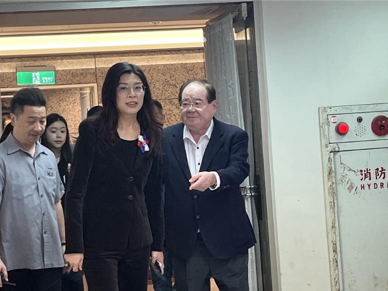 鄭麗文說明，許多留任的黨部主委，如臺南市黨部、高雄市黨部、屏東縣黨部、云林縣黨部等主委，皆有很鮮明的任務以及很重要的使命，所以繼續(xù)留任。