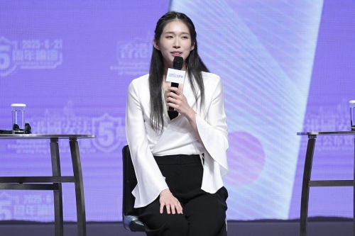 江旻憓加入馬會后，曝光率不低。圖為她參加國安法論壇。