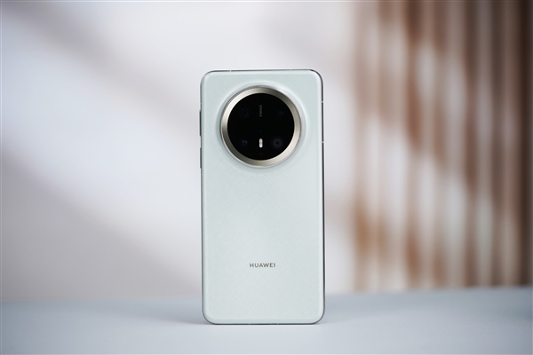 波蘭前副總理怒斥美國:過去我用華為手機(jī) 現(xiàn)在卻買不到了