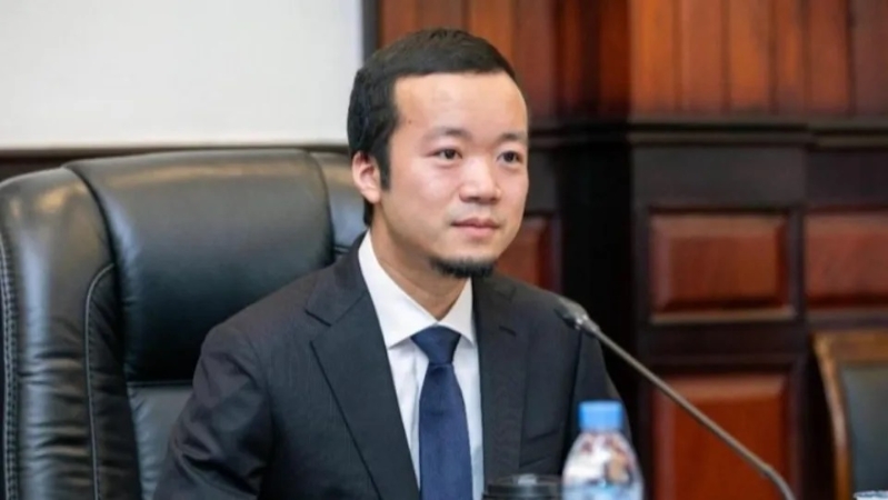 好色陳志購游艇開淫亂派對細節(jié)曝光 好色陳志購游艇開淫亂派對細節(jié)曝光