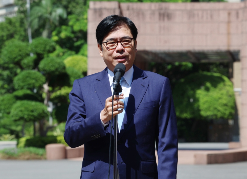 高雄藍(lán)議員罕見激烈抗?fàn)? alt=