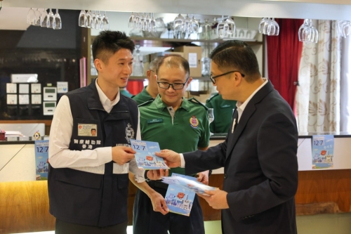 鄧炳強(qiáng)強(qiáng)調(diào)，紀(jì)律部隊?wèi)?yīng)以身作則，成為先“投”部隊。