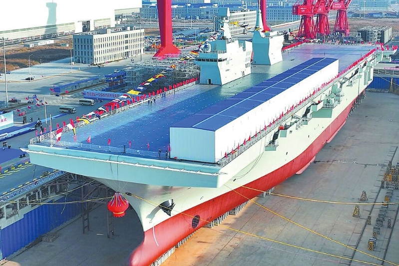 大陸自主研制建造的076兩棲攻擊艦在上海滬東造船廠下水，命名為“四川艦”，舷號(hào)51