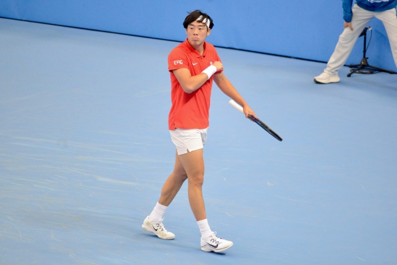 黃澤林4強(qiáng)與吳易昺打足3盤。