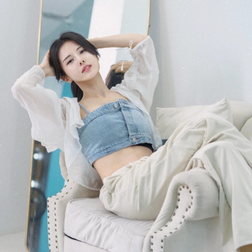 武藤彩香近日無預(yù)警宣布將暫時(shí)告別AV界。