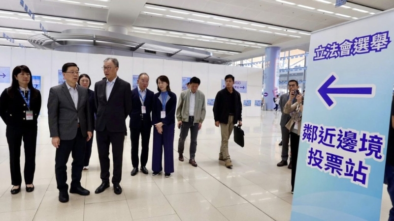 李家超視察港珠澳大橋鄰近邊境投票站 李家超視察港珠澳大橋鄰近邊境投票站