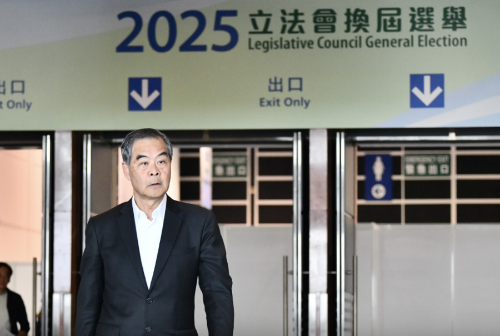 梁振英1 梁振英1