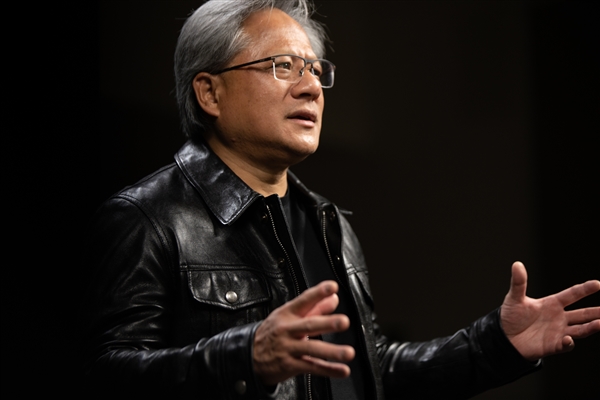 黃仁勛：美國建造一座數(shù)據(jù)中心要三年 中國建造醫(yī)院只要一個周末