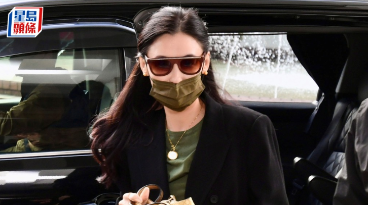 張柏芝庭上哭訴“兩日無(wú)睡覺(jué)”翻看文件“飽受折磨” 張柏芝庭上哭訴“兩日無(wú)睡覺(jué)”翻看文件“飽受折磨”