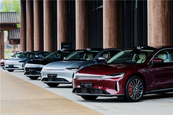 奇瑞風(fēng)云A9L遭車主集體投訴：新款車加量不加價(jià) 老車主被背刺