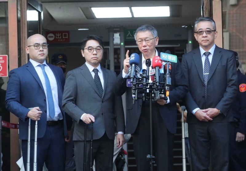 柯文哲狂轟法庭直播淪“事后紀(jì)錄片” 柯文哲狂轟法庭直播淪“事后紀(jì)錄片”