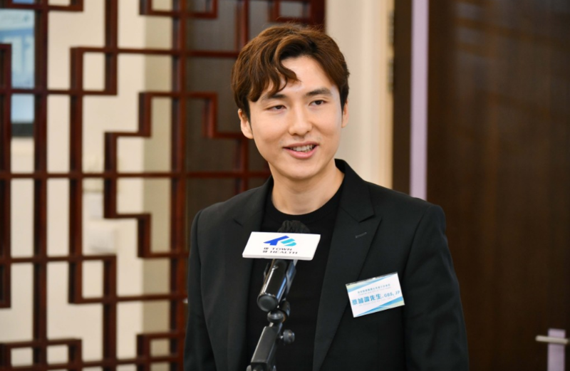 蔡加讚表示，康健國際透過康健慈善基金，捐贈輝瑞疫苗予東華三院推行醫(yī)社協(xié)作，是以實際行動關(guān)顧弱勢社群。