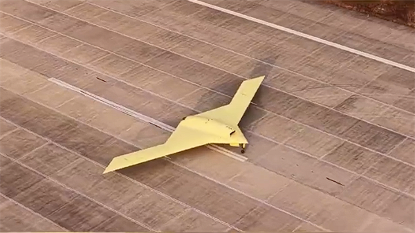 我國新型高空高速長航時(shí)無人機(jī)彩虹-7成功首飛！