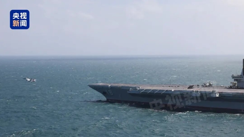 福建艦放飛艦載機(jī)